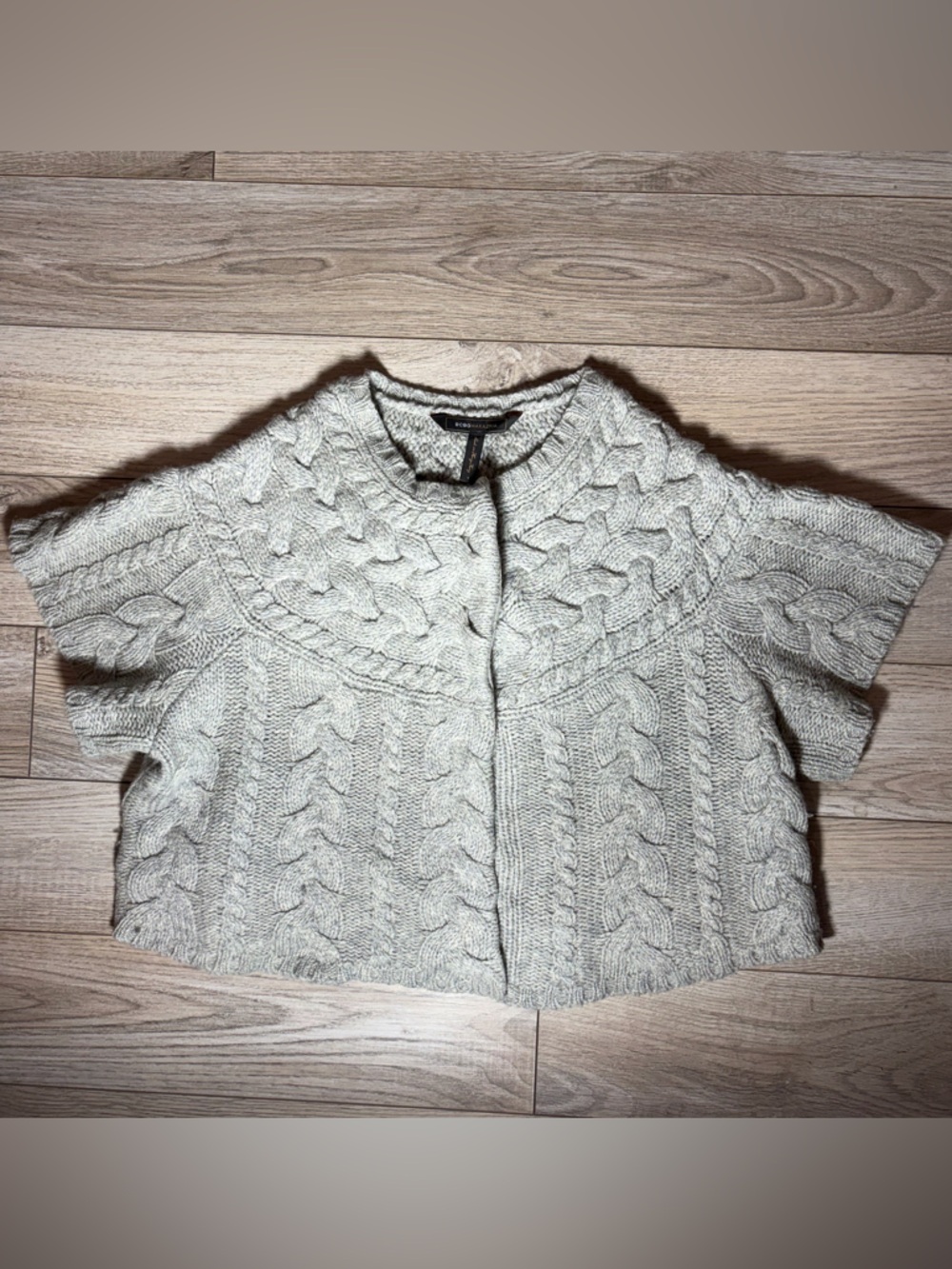 BCBGMaxAzria Cropped Gray Cable Knit Short Sleeve Cardigan Crew Sweater